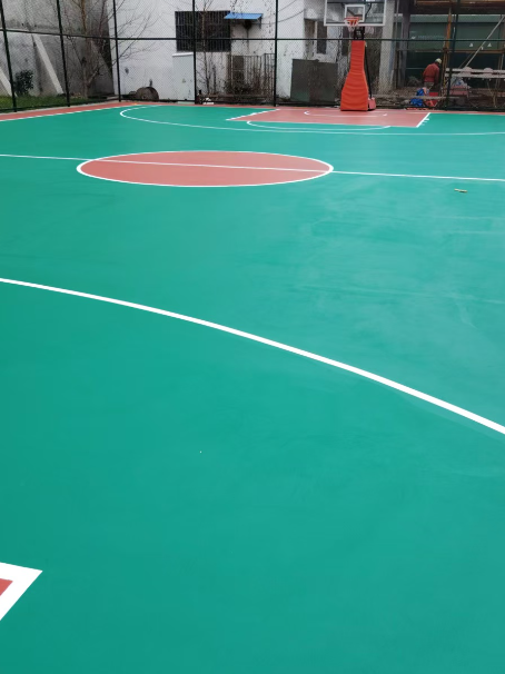 洞头 球场长期使用易出现地面开裂